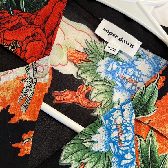 Super Down Blouse - Picture 2 of 6